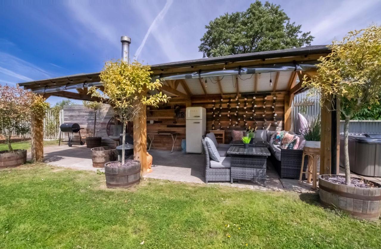 요크 The Stables Luxury House With Hot Tub 아파트 외부 사진