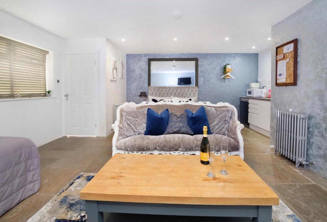 요크 The Stables Luxury House With Hot Tub 아파트 외부 사진
