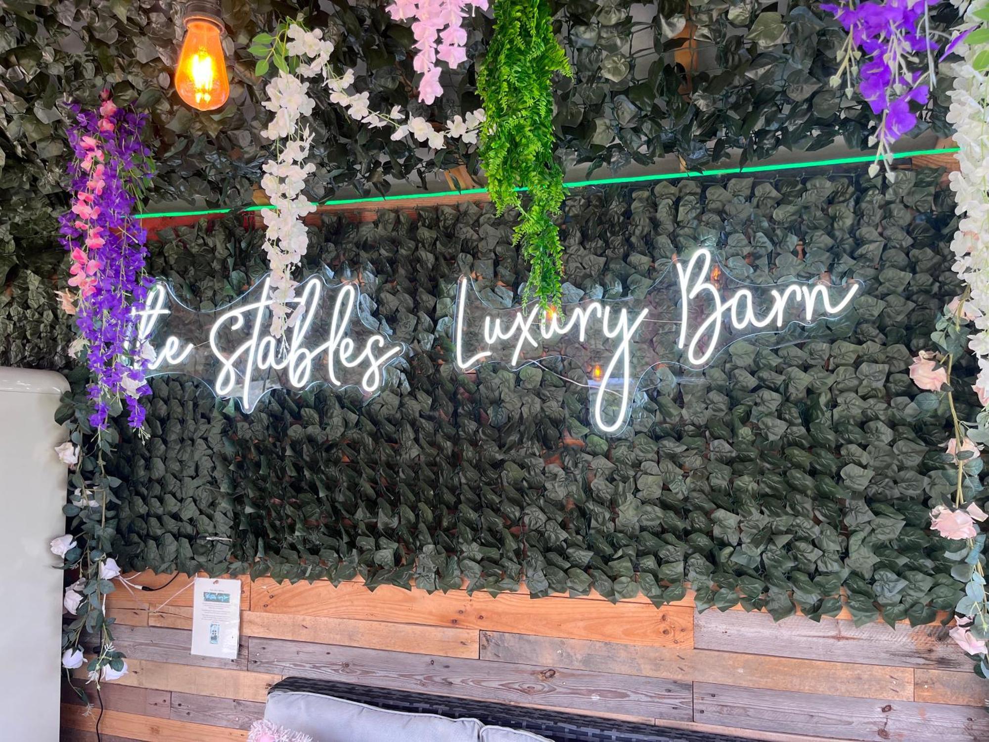 요크 The Stables Luxury House With Hot Tub 아파트 외부 사진