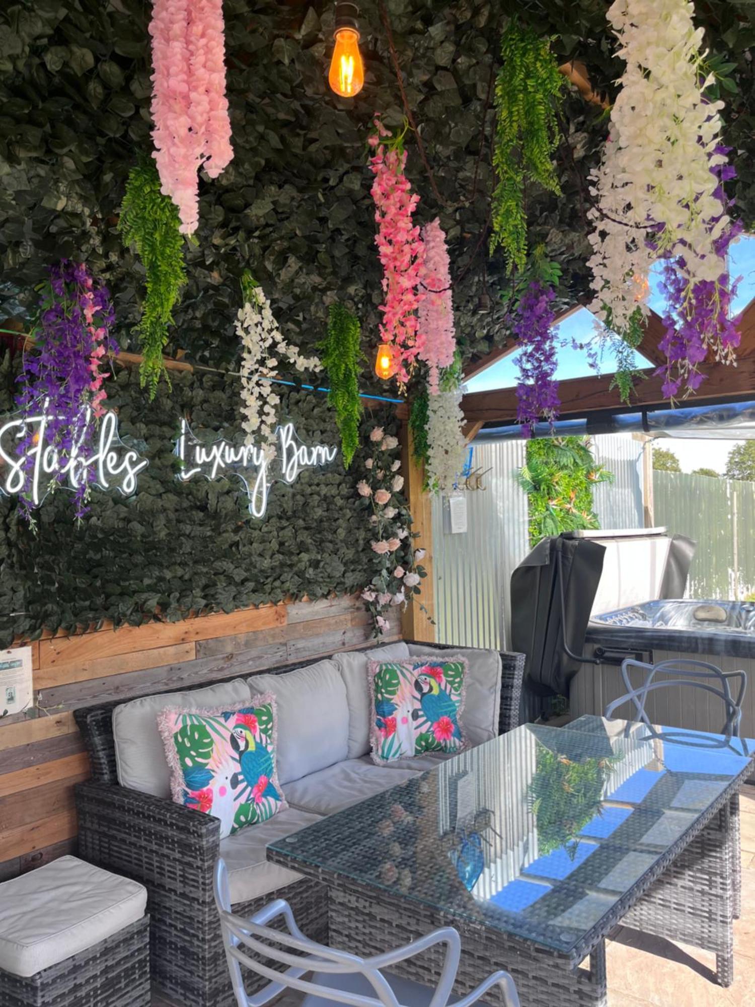 요크 The Stables Luxury House With Hot Tub 아파트 외부 사진