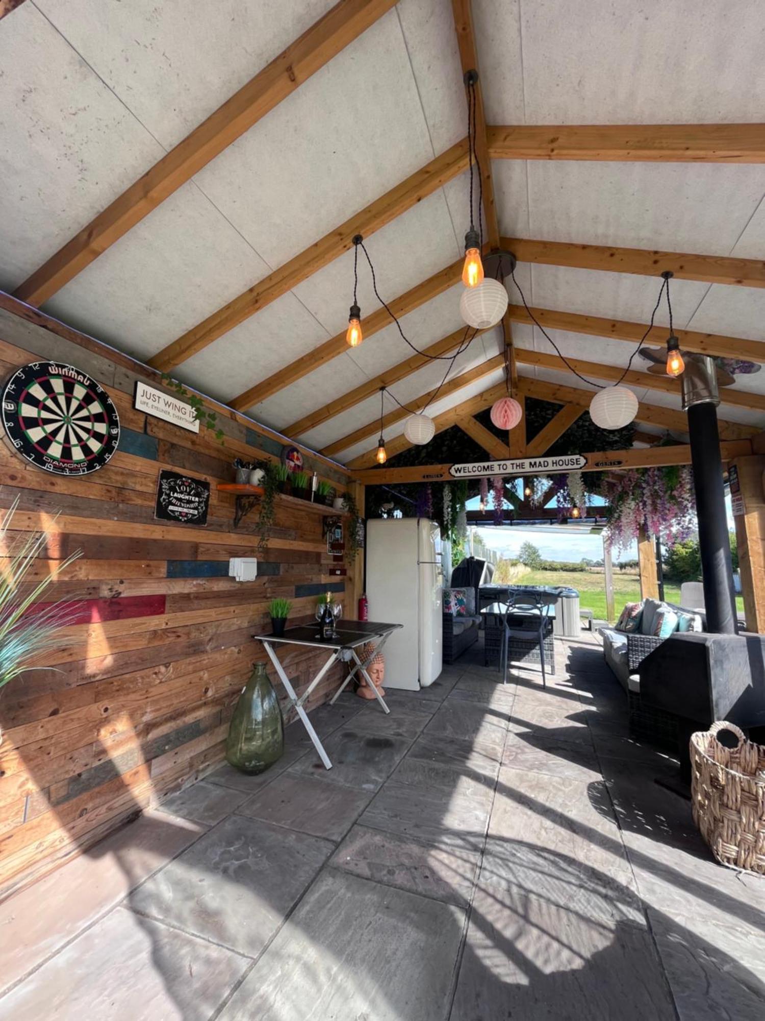 요크 The Stables Luxury House With Hot Tub 아파트 외부 사진